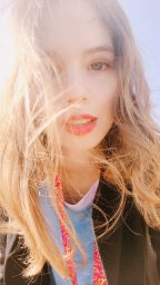 laurab18
